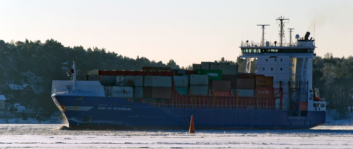 Container Ship OOCL ST. PETERSBURG - Uusi nimi ELAN
